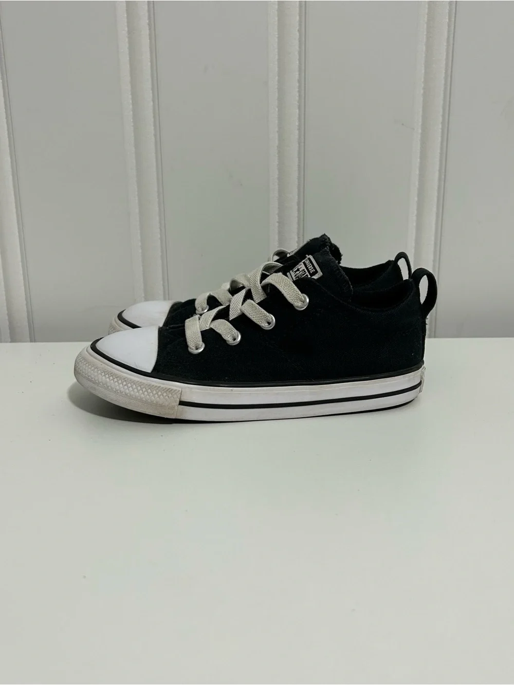 Converse ctas hi street Kids Black and White Low-Top Sneakers with White Laces